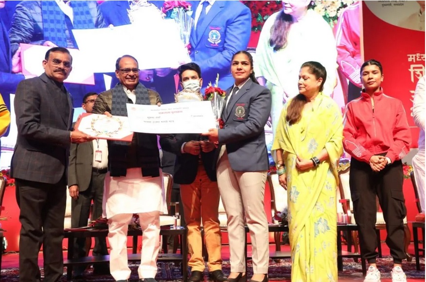 Shikhar Khel Alankaran Ceremony: CM Shivraj’s grand announcement – Those who will win medals in Olympics, will be made DSP and Deputy Collector!