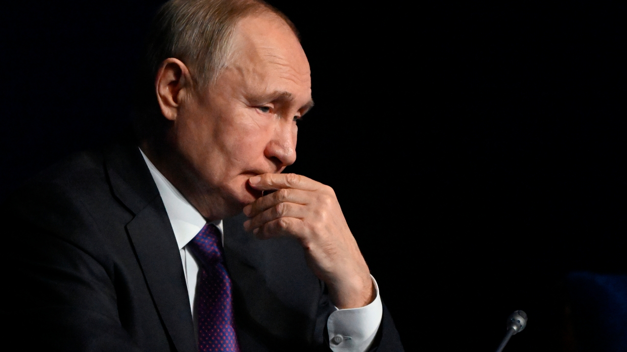 Russian President Loosing Health Battle?