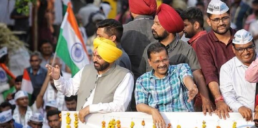 Arvind Kejriwal During Ahmedabad Road Show : “Gaali Dene Se Pet Nahi Bharega”