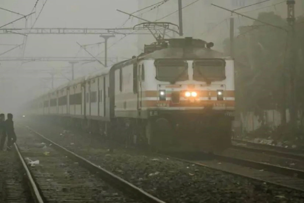 Cancelled Trains: Fog Stopped The Speed Of Trains, 270 Trains Cancelled, More Than 30 Routes Changed