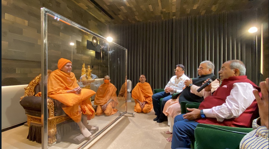 Hinduja Brothers Join Swami Pramukh Maharaj Centenary Celebrations in Ahmedabad