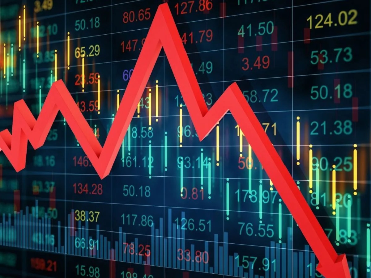 Markets Decline In First Trade Due To Negative Global Trends
