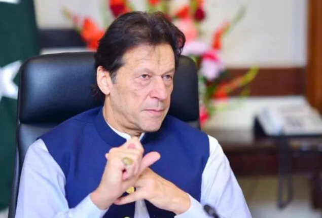 Islamabad Police Arrive At Zaman Park To Arrest Imran Khan