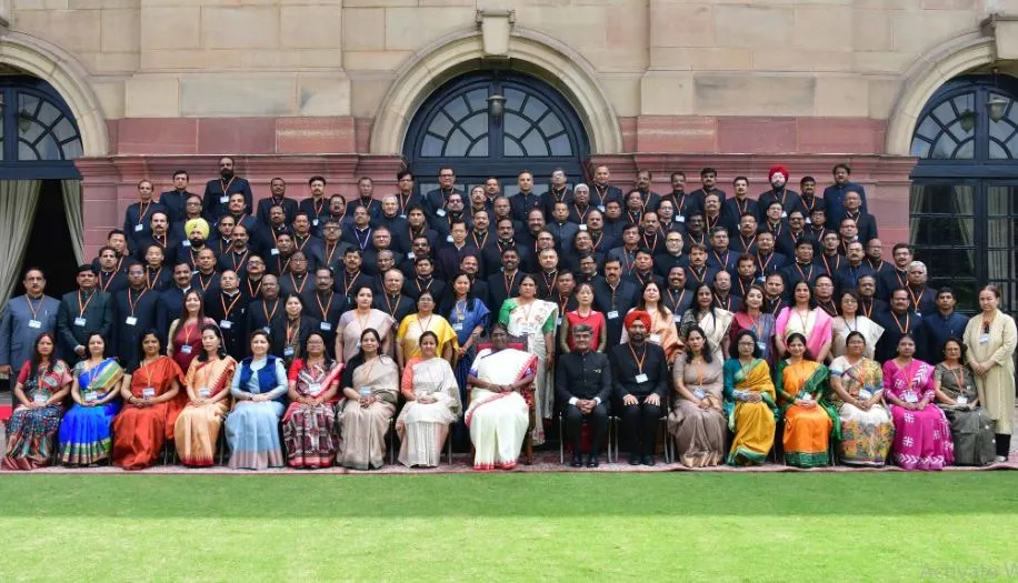 President of India To Civil Servants: Move Ahead With Change For Better Mindset