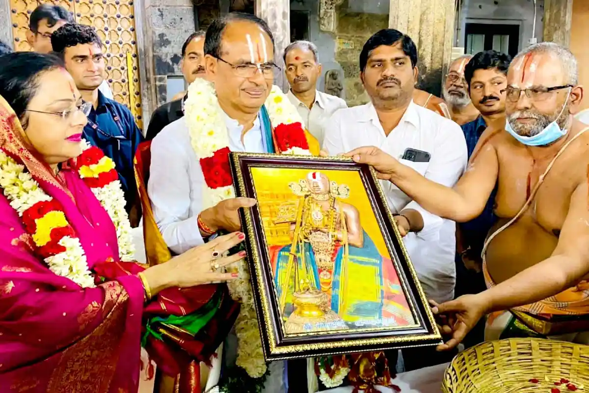 “I’m Fortunate To Kanchipuram”, Says CM Shivraj Singh Chouhan While worshipping At Temple