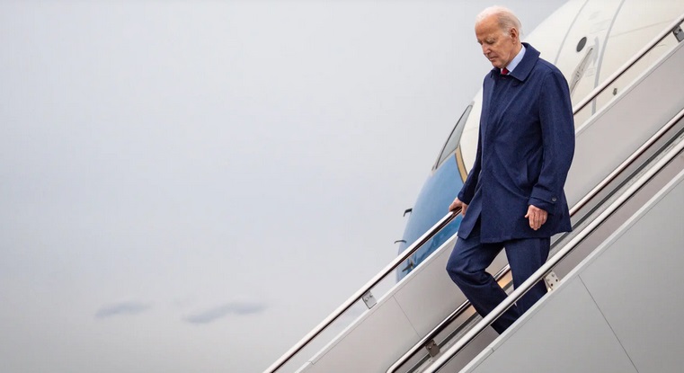 President Biden on the stairs of Air Force One