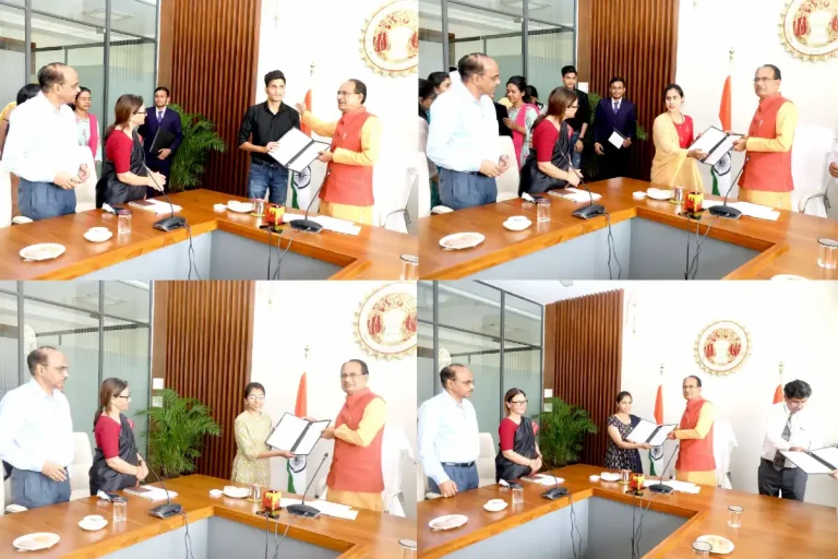 CM Shivraj Singh Chouhan distributing appointment letters to the candidates