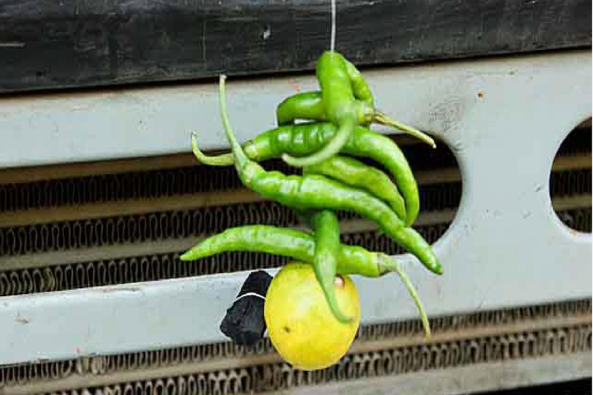 Signifiance Of Nimbu Mirchi, Know Why It Is Called Nazar Battu..