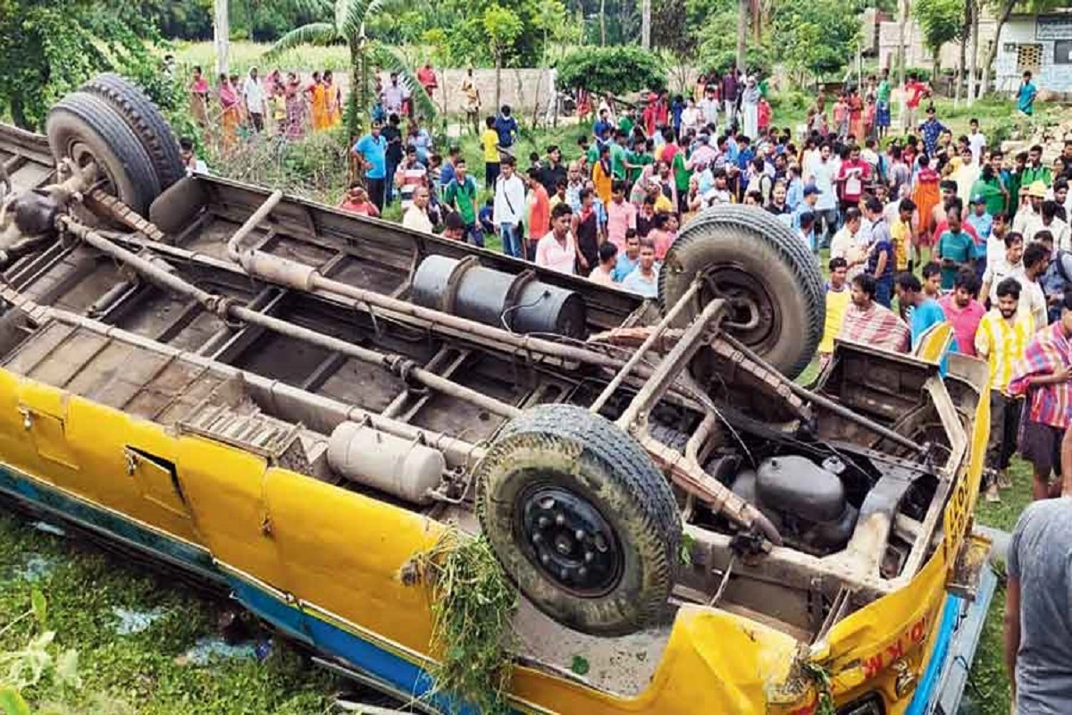 Bangladesh: 17 Killed, 30 Injured In Bus Accident, Death Toll Expected To Climb