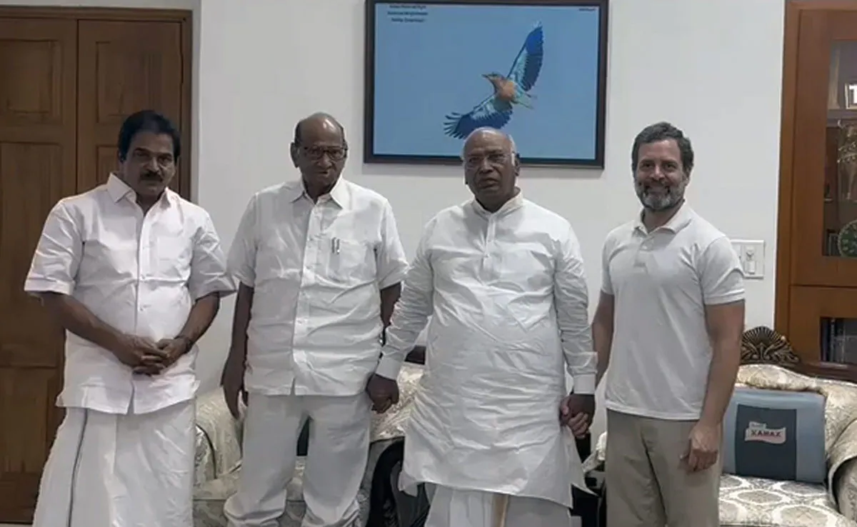 Sharad Pawar Visits Rahul Gandhi On Opposition Unity