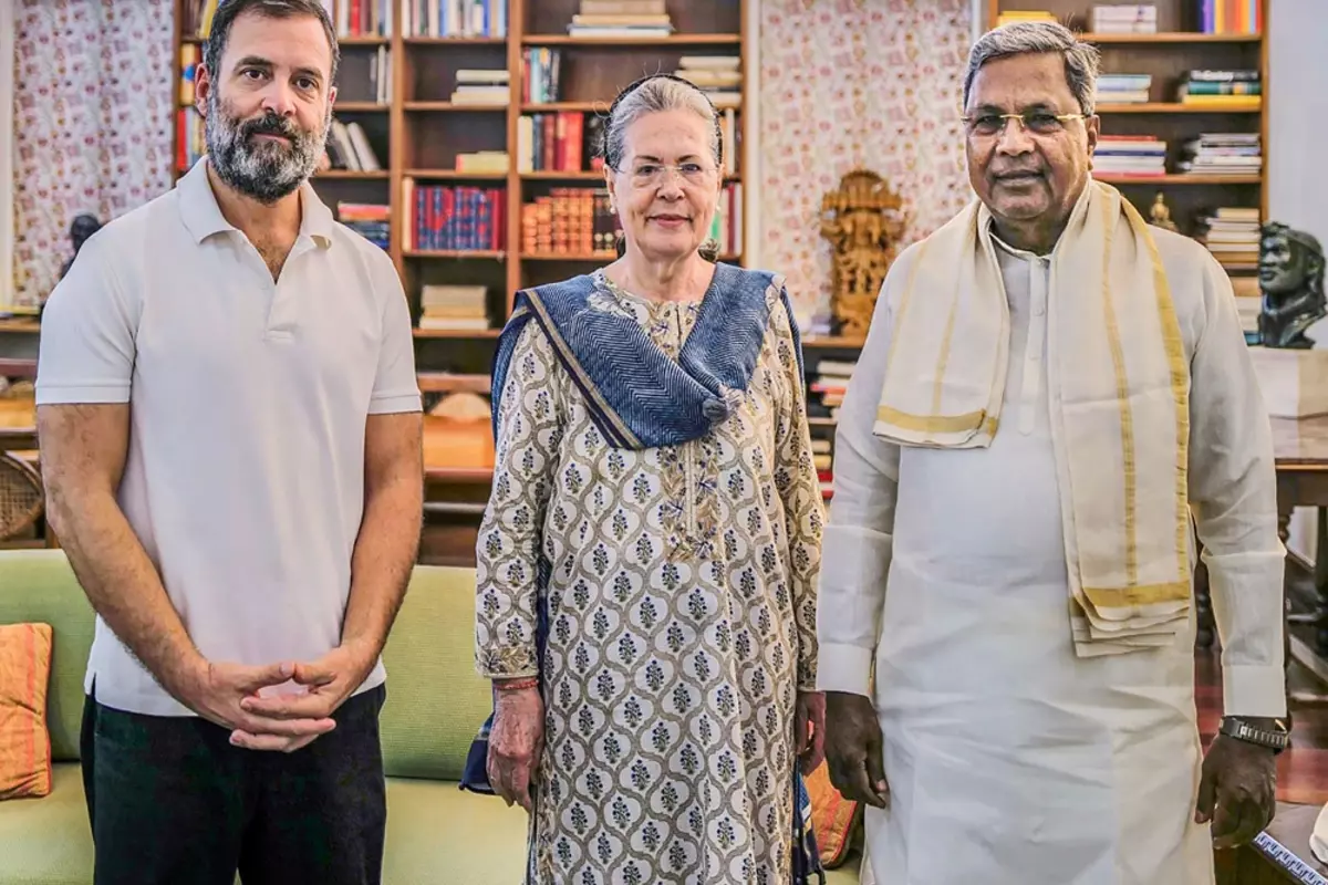 Karnataka CM Meets Congress Leaders Sonia Gandhi, Rahul Gandhi
