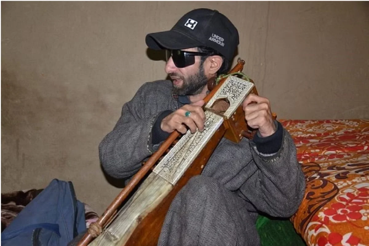 Melody In Darkness: Kashmir’s Blind Singer Mesmerizes With Musical Talent And Inspires Hope