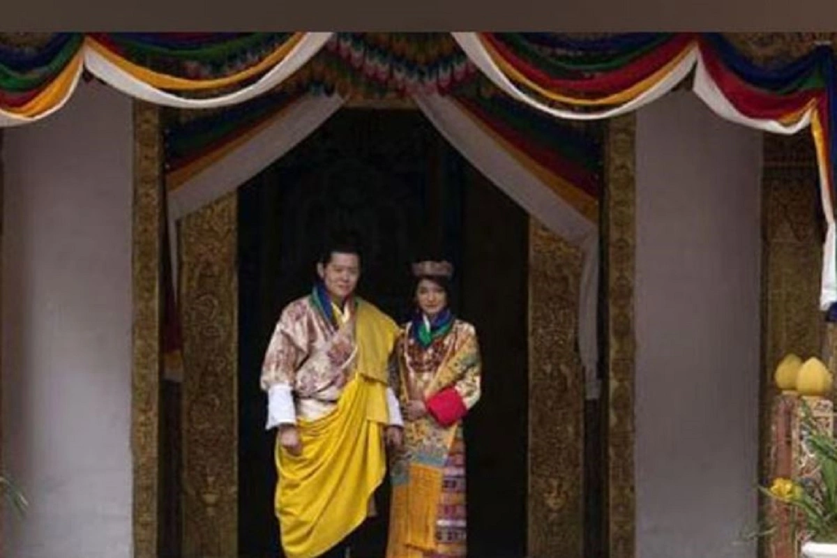 Bhutanese Royals Visit Buckingham Palace In Traditional Outfits