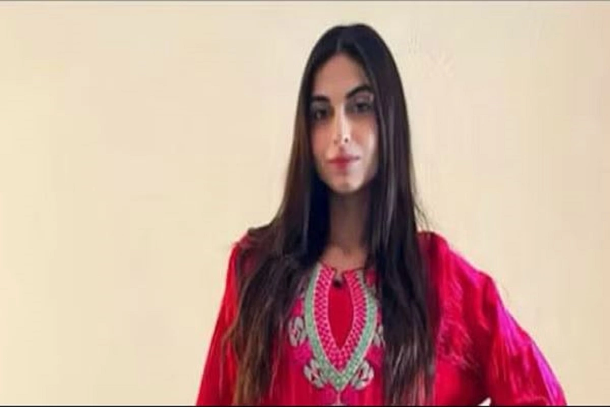 Kashmiri Artist Showcases Talent In Music On National, International Platform