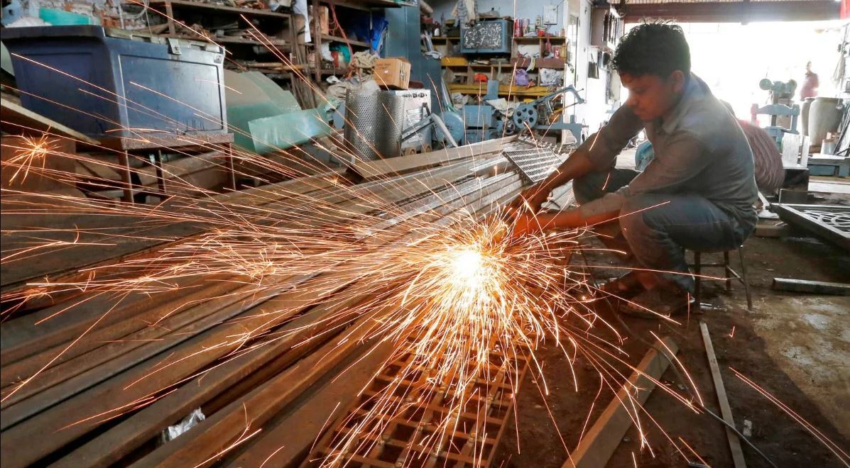 India Making Efforts To Rival China As World’s Factory Floor: Report