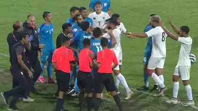 SAFF Championship: India And Pakistan Indulge In Heated Argument, Indian Head Coach Flashed With Red Card