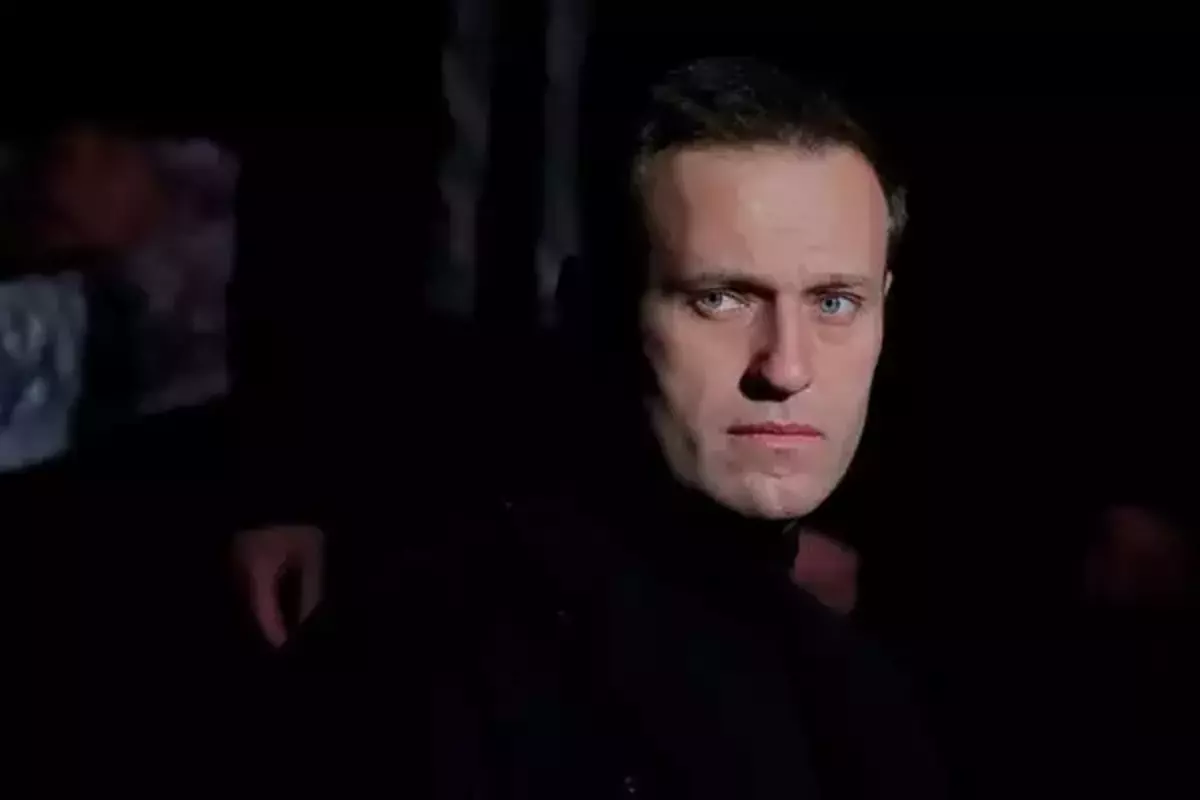 Jailed Russian Leader Alexei Navalny Declares “Putin’s Regime Is Dangerous To Country”
