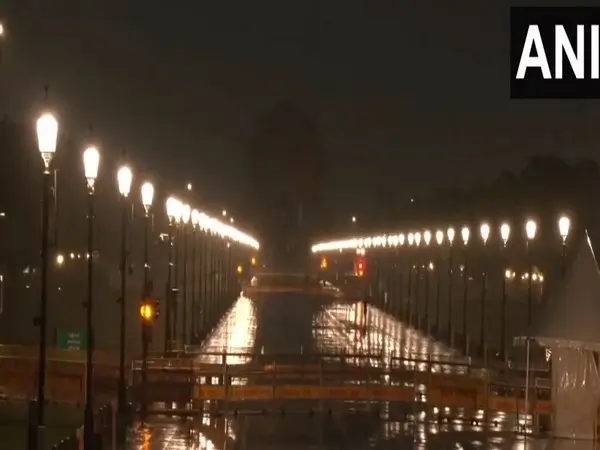 Weather Lightens The Mood Of People In Delhi With Light Showers In The Morning
