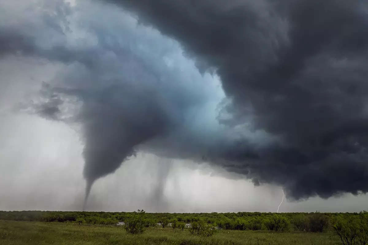 Texas Hit By Powerful Tornado 4 Dead, 10 Injured