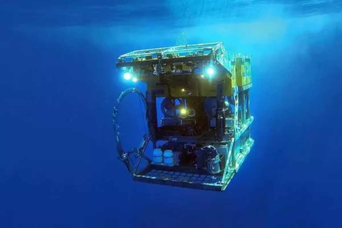French Deep-Sea Underwater Robot Gets Close To Titanic Submarine Wreck
