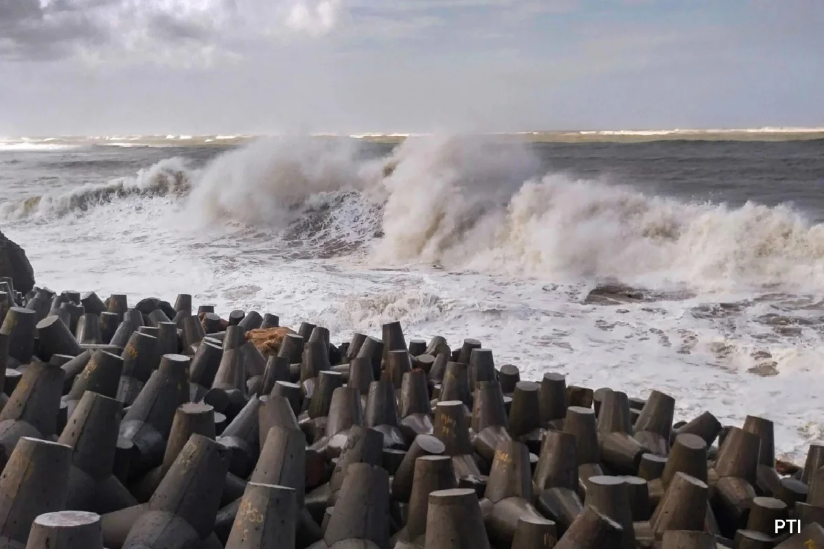 Cyclone ‘Biparjoy’ At 150kmph To Hit Gujarat Tomorrow, 30 Thousand Relocated To Shelter Homes