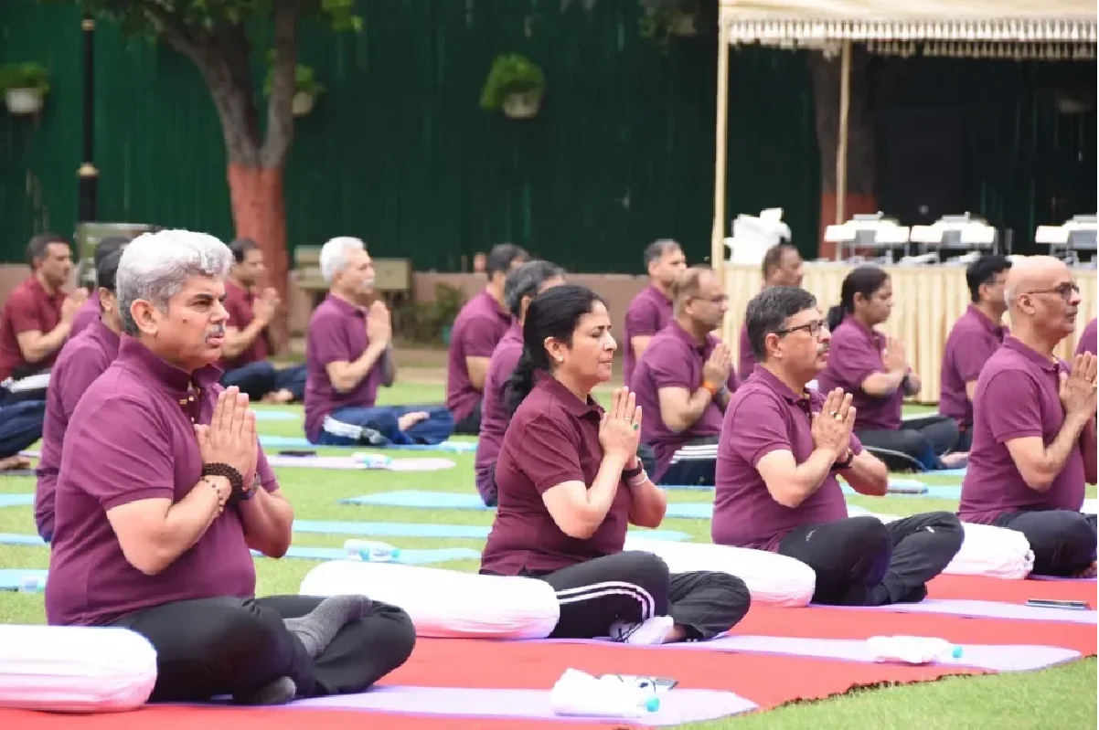 Yoga Event Organised At CISF Headquarters, DG Sheelvardhan Singh Says Yoga Heals Body