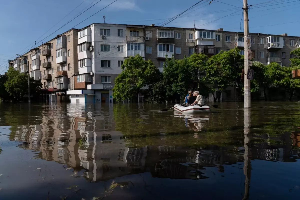 Ukraine: Flooding Caused By Dam Breach Covers 600 Square Kilometres