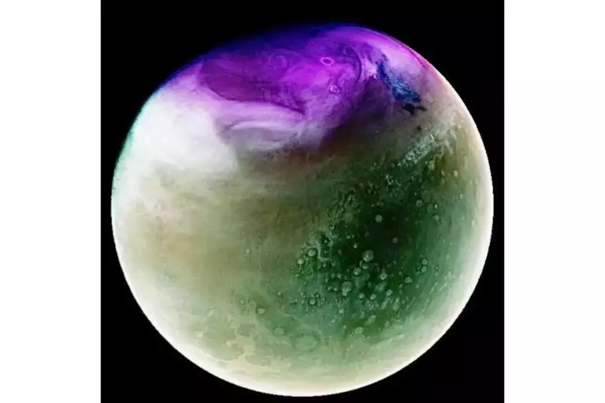NASA’s MAVEN Spacecraft Astounds With Ultraviolet Photos Of Mars