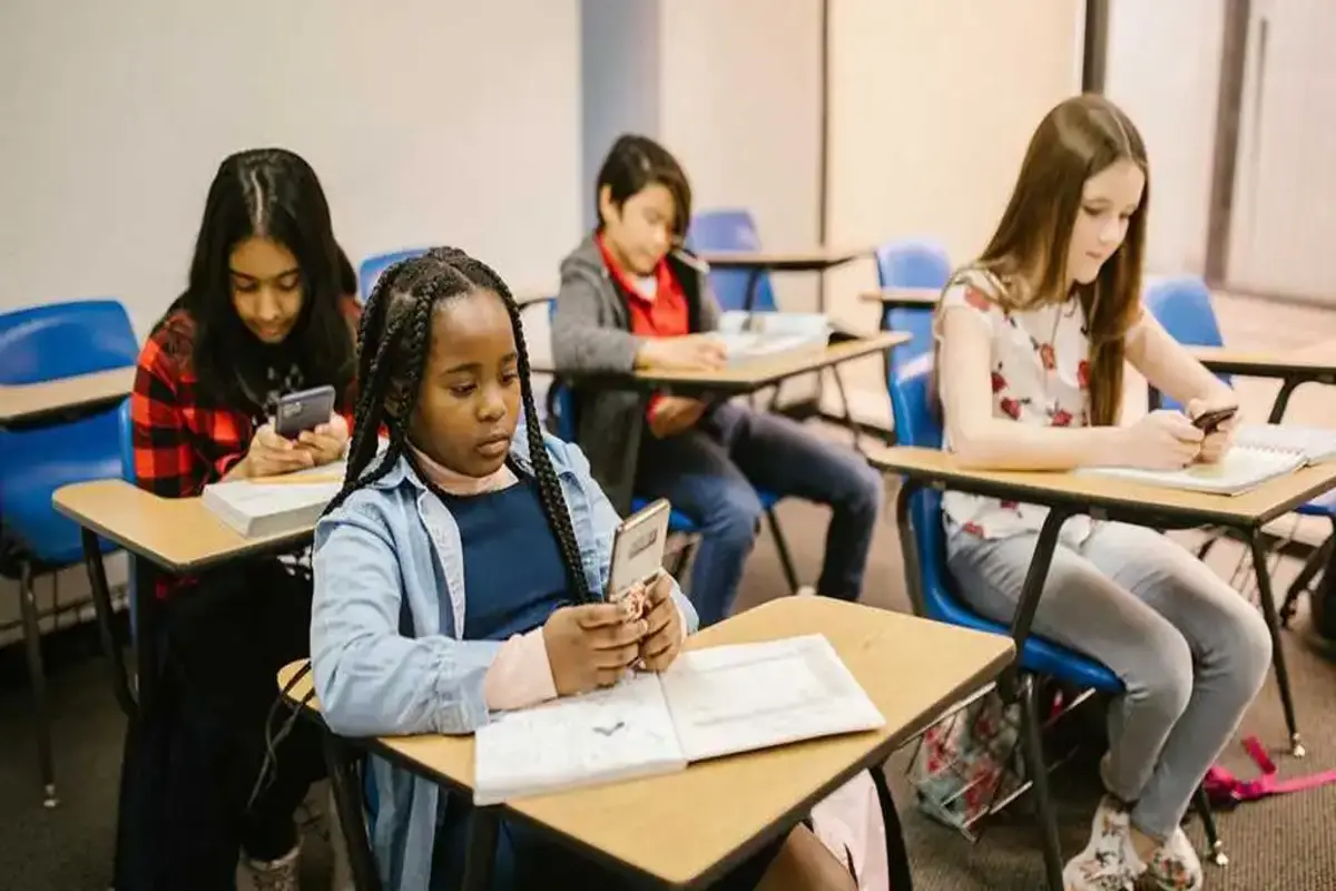 Latest Educational Reforms In Netherlands Prohibit Phones In Classrooms