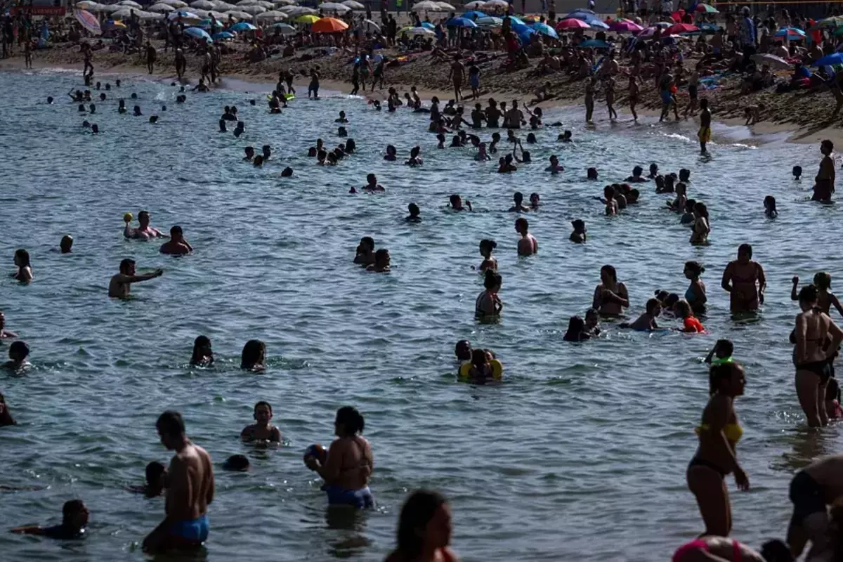 Record Heatwaves Sweep The Globe, From United States To Japan Via Europe