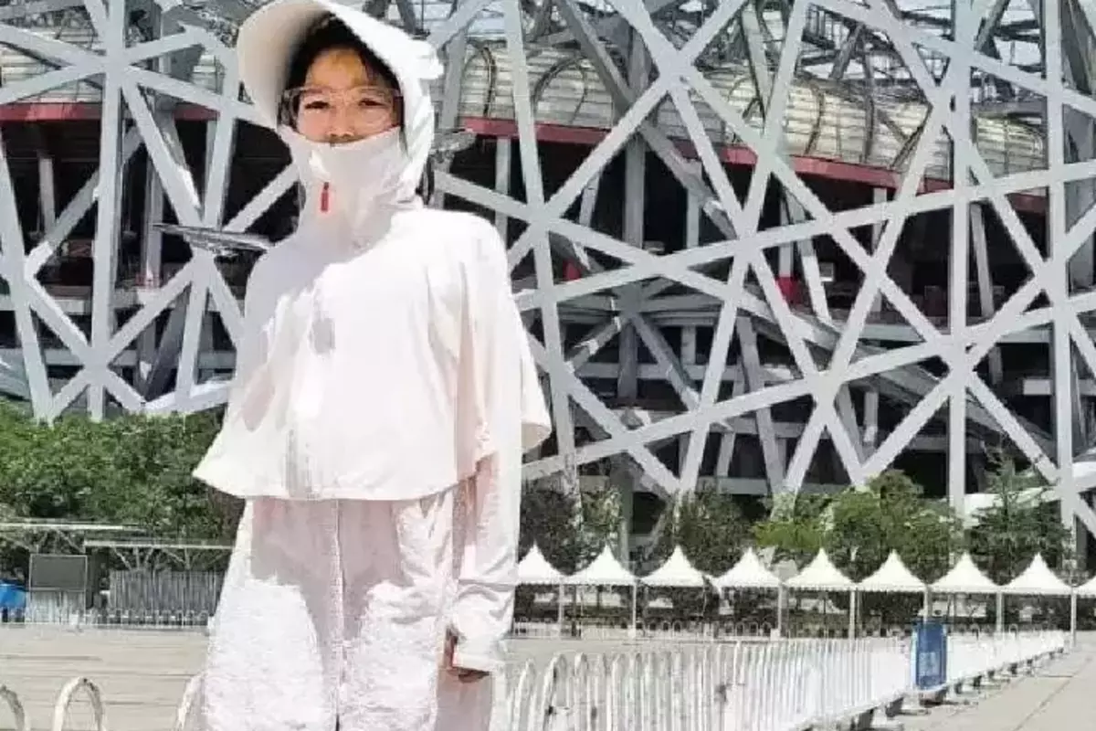 As Temperatures Rise In China, ‘Facekinis’ Are Hottest New Trend