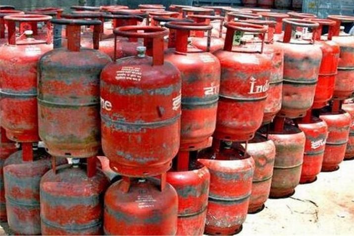 LPG Cylinders Rates Decreased to Rs. 200 Under Ujjwala Scheme: Sources