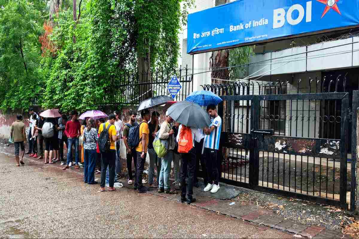 Jamia Millia Islamia Has Queued Students For Cash Transaction In Modi’s Digital India