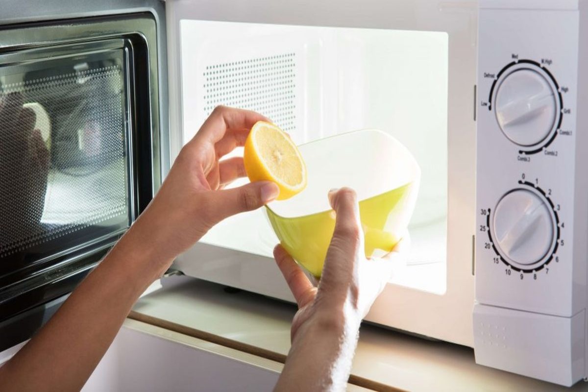 Study Finds, Microwaving Food Containers Can Expose You To Toxic Nanoplastics