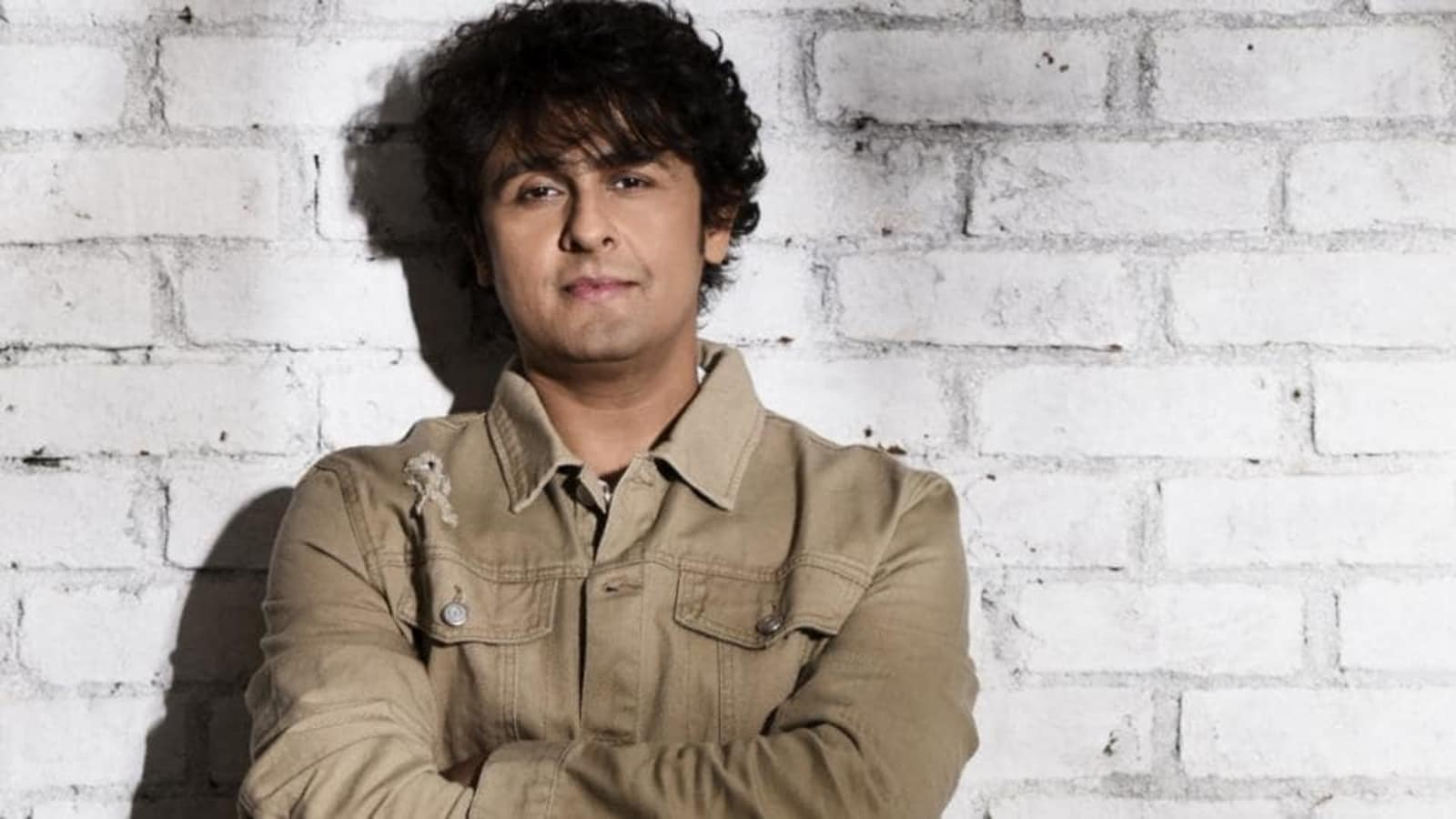 Sonu Nigam Warns Fans Against Con Artist Promising “Personal Conversation” With The SingerAgainst Con Artist Promising “Personal Conversation” With The Singer