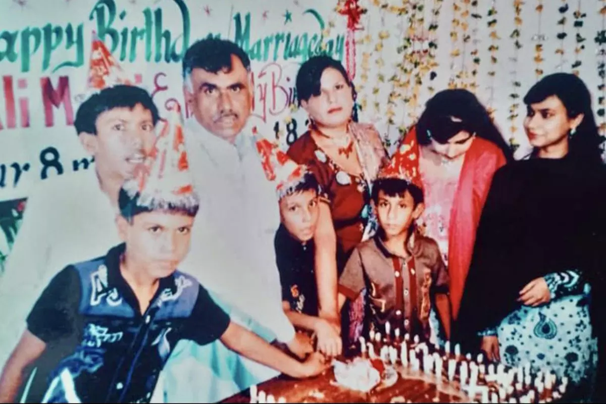 This Pakistani Family Holds Guinness World Record, For Being ‘Born On The Same Day’