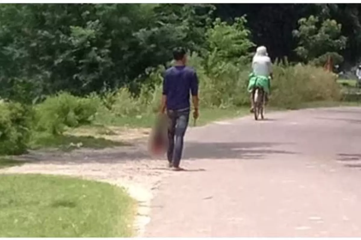 Man Beheaded Sister,Walks With Her Head To The Police Station