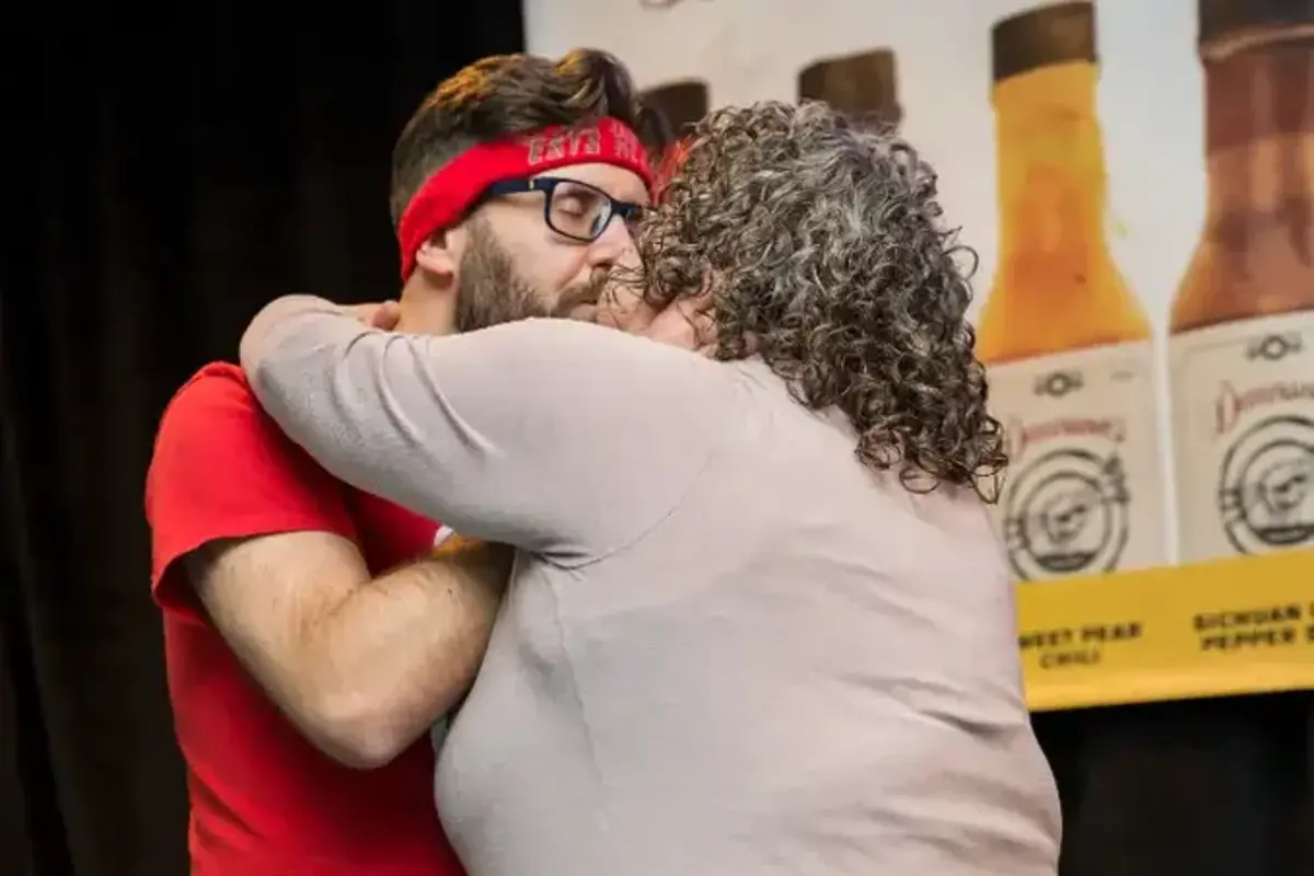 Couple consumes peppers and seals their lips to set record for "hottest kiss"