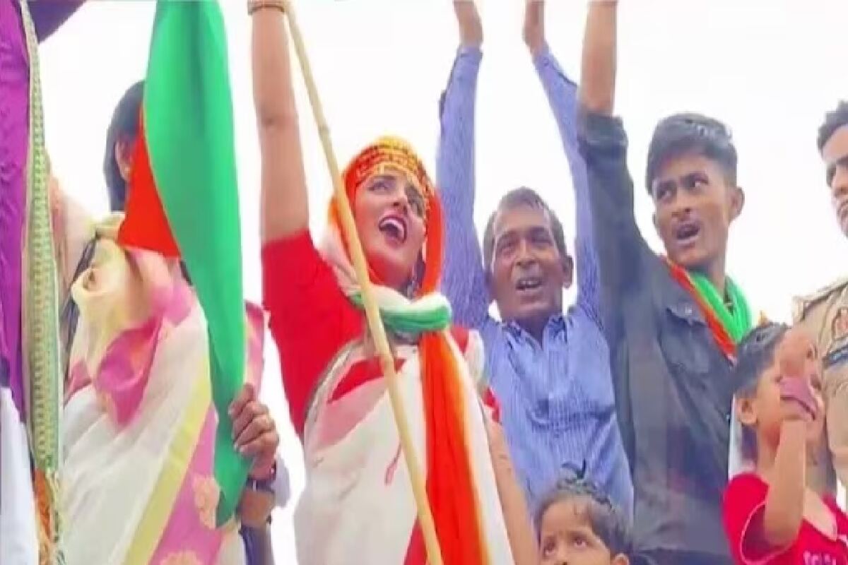 Har Ghar Tiranga: Seema Haider Hoists National Flag, Pak Citizen Chants ‘Pakistan Murdabad’
