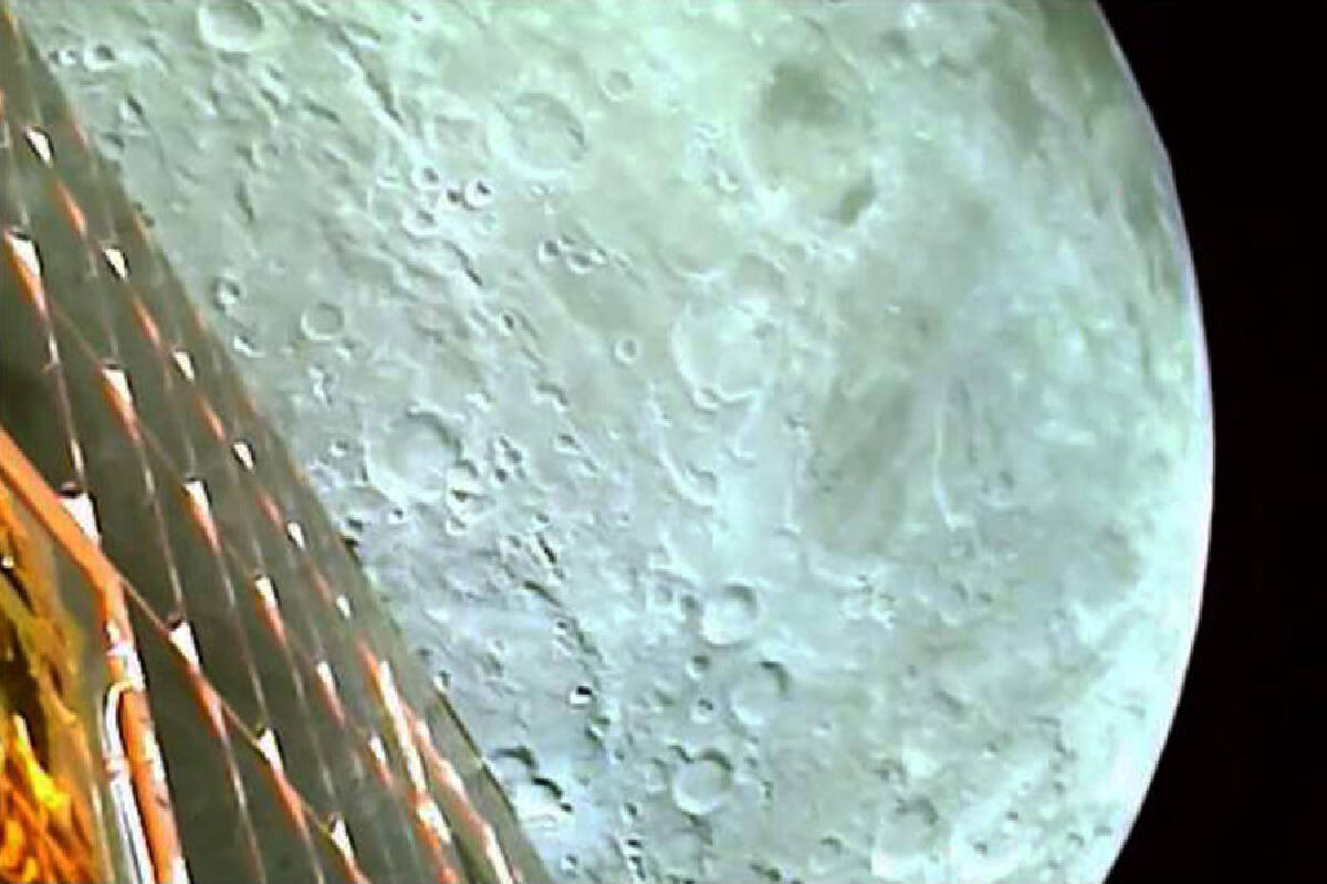 Chandrayaan-3 And Moon 70Kms Away! ISRO Shares Latest Images, Historic Touchdown Tomorrow