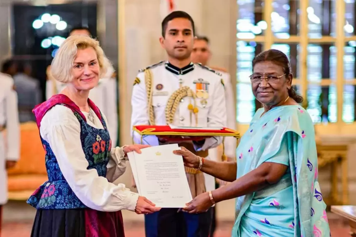 President Murmu Accepts Credentials From Envoys Of Four Nations