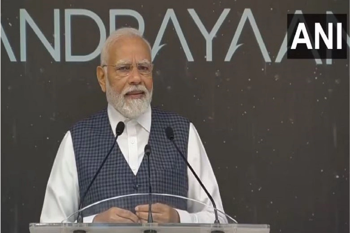 PM Modi Gets Emotional While Addressing ISRO Scientists Over Chandrayaan-3 Success
