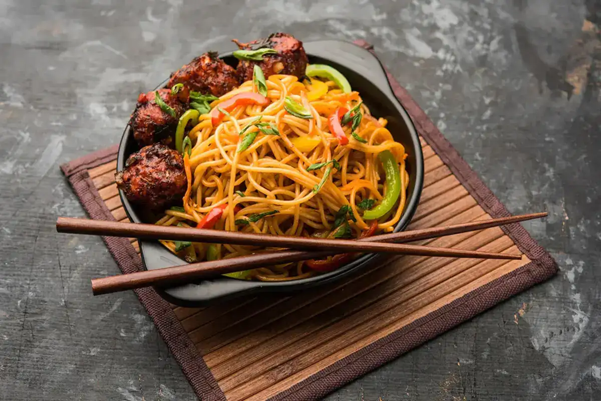 Chinese Man Purchases And Destroys Vendor’s Noodles After Being Insulted “You Can’t Afford It”