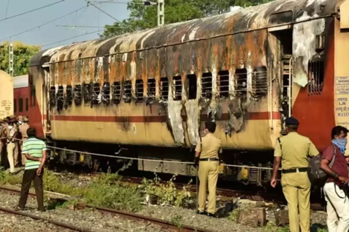 Fire Broke Out On Train At Madurai Station, 10 Killed And 20 Injured