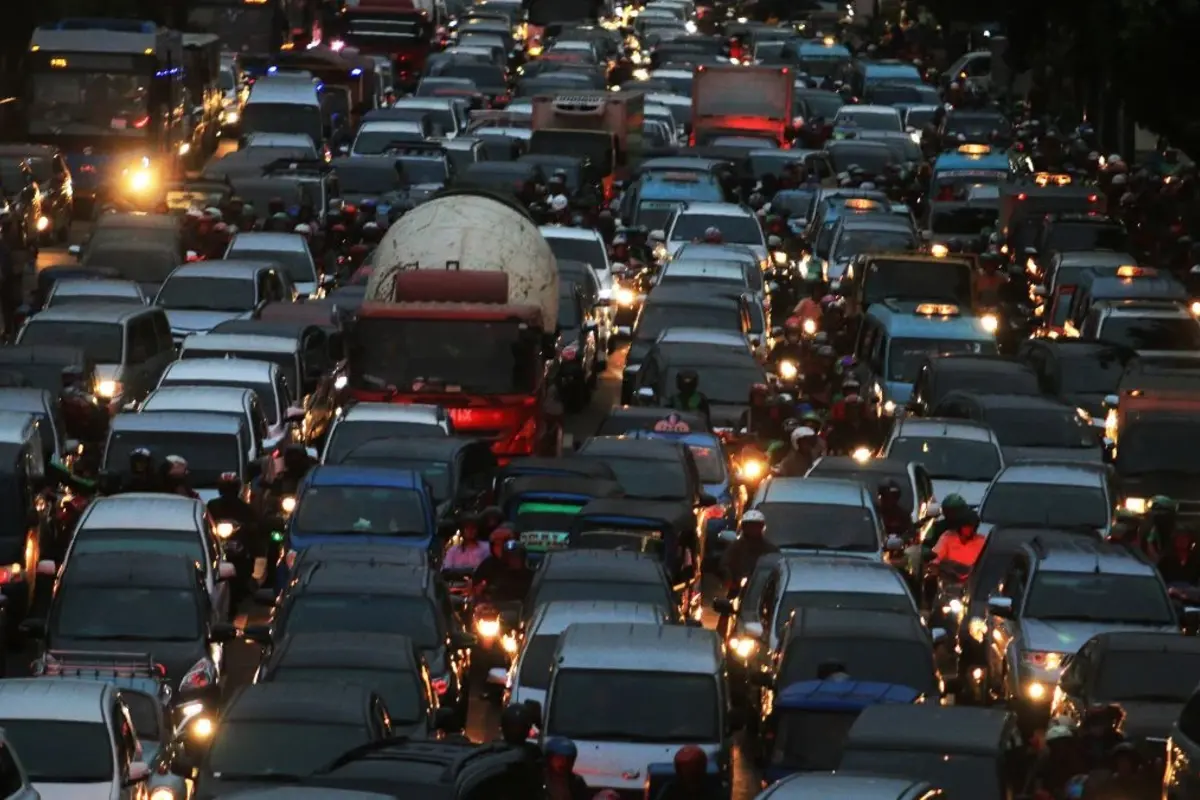 Bangaluru’s Infamous Traffic Jams Cause Loss Of ₹ 20,000 Crore Yearly, Says Data