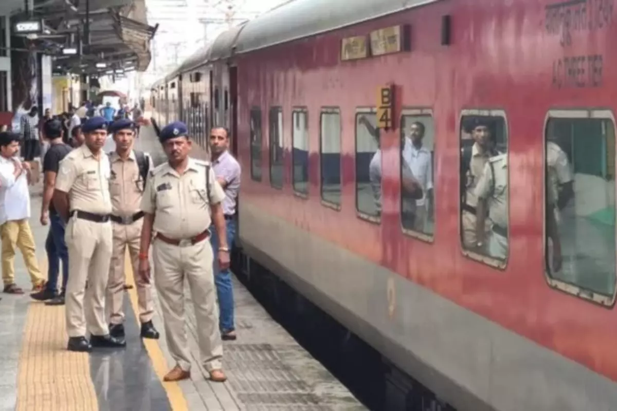 What Led Railway Cop Shooting 4 Dead On a Jaipur-Mumbai Train?