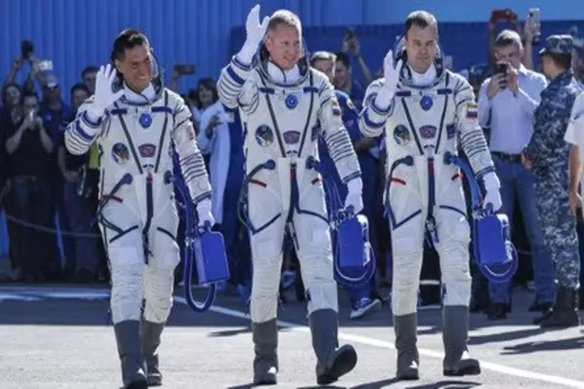 Joint US-Russian Crew Arrives At Space Station Amid Tensions Over Ukraine