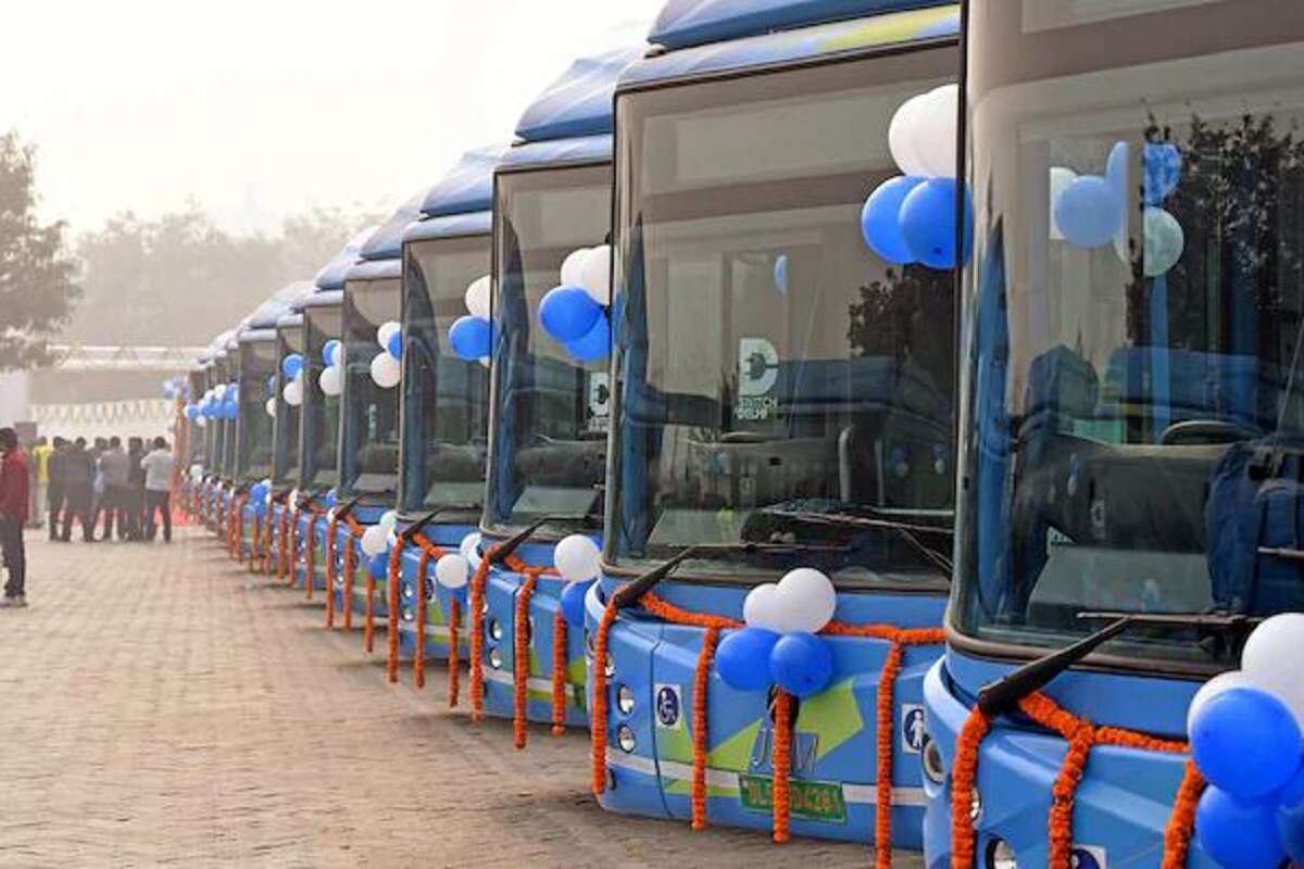 500 new electric buses for Maha Kumbh 2025