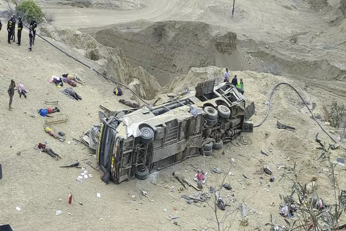 Peru Bus Plunges Down Ravine, Killing 25, Injuring 34