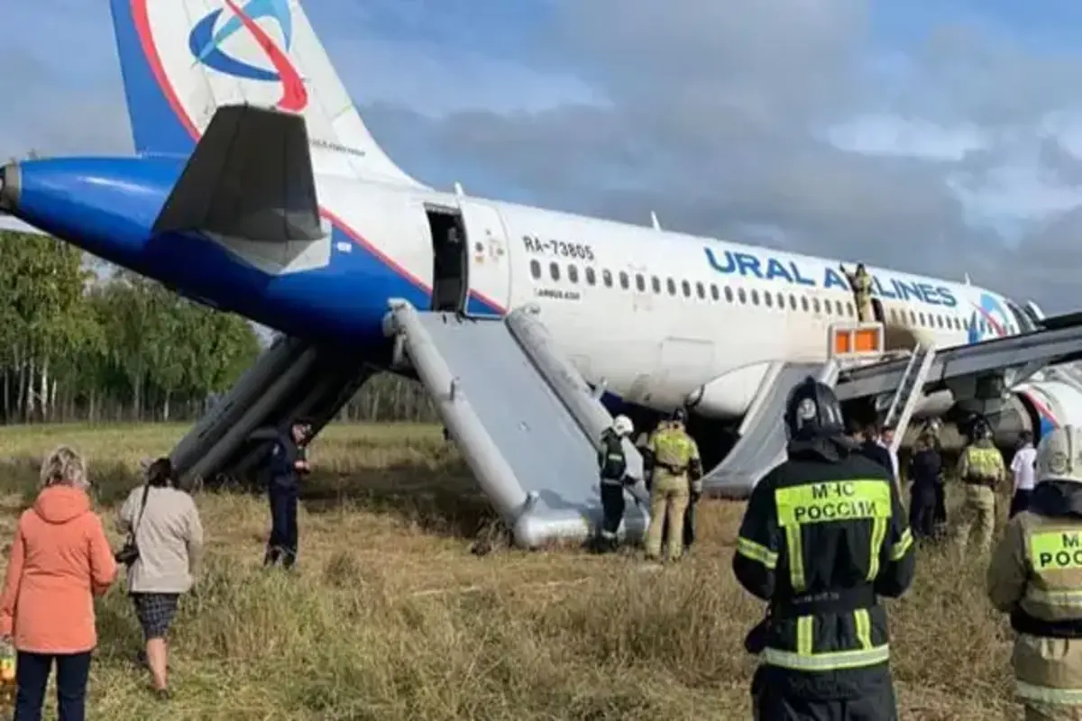 Russian Airbus A320 Lands On Siberian Field In An Emergency With 167 Onboard